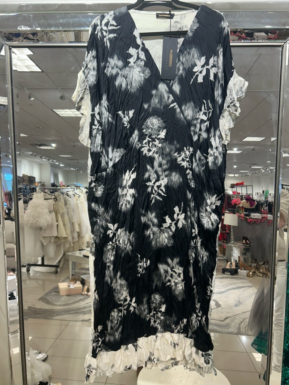 ALEMBIKA Black & White Floral V-Neck Crinkle Dress